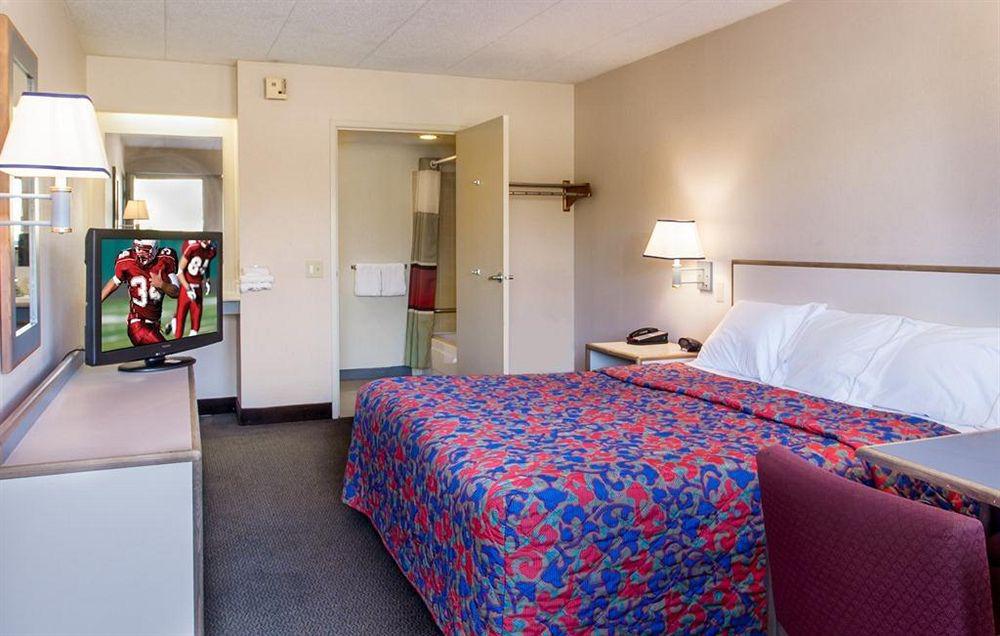 Travelodge By Wyndham Peoria Exterior foto